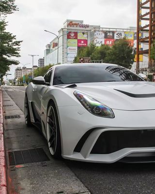 فراری F12 کیت بدنه فیبر کربن F12 نویتک مدل N-largo جلو و عقب پرنده چرخ قوس F12 اسپویلر پخش کننده لب جلو