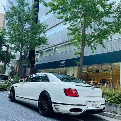 بنتلی Flying Spur بدن فیبر کربن کیت Flying Spur ارتقاءات سبک MANSORY دیفوسر لب جلو کیت بدن هود اسپویلر