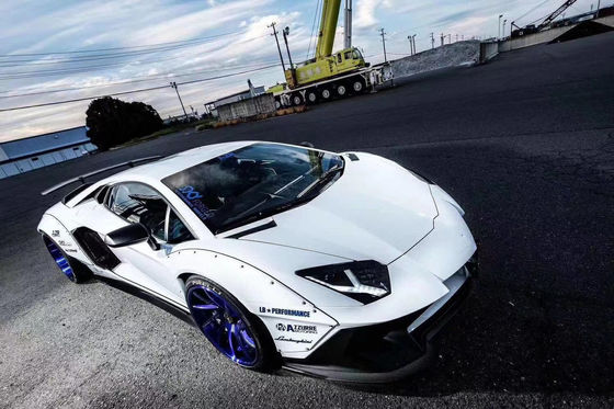 برای لامبورگینی Aventador LP700 کیت بدن فیبر کربن LP700 ارتقاء یافته سبک LB دامن جانبی اسپویلر چرخ قوس