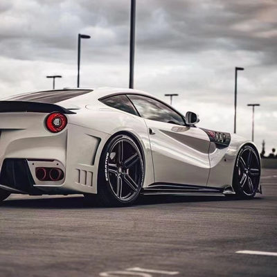 برای فراری F12 کیت بدنه فیبر کربن F12 ارتقا می یابد سبک SVR جلو و عقب بافلر اسپویلر با هود Fenders