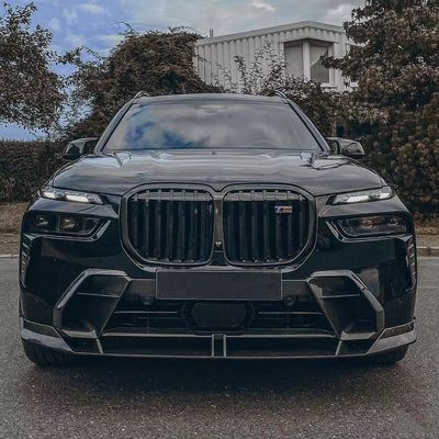 برای BMW X7 کیت بدنه فیبر کربن X7 کیت بدنه فیبر کربن در سبک LD