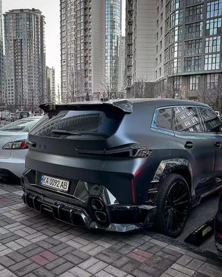 XM Bmw Wide Body Kit فیبر کربن لب جلویی اسپویلر سیاه Bmw Side Skirt چرخ قوس