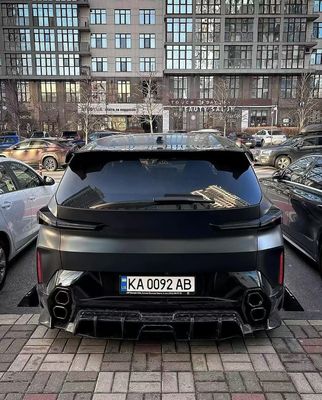 XM Bmw Wide Body Kit فیبر کربن لب جلویی اسپویلر سیاه Bmw Side Skirt چرخ قوس