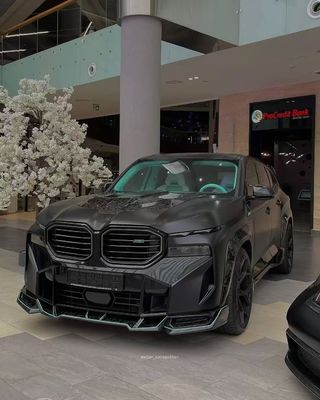 XM Bmw Wide Body Kit فیبر کربن لب جلویی اسپویلر سیاه Bmw Side Skirt چرخ قوس