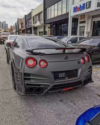 برای نیسان GTR R35 کیت بدن فیبر کربن GTR ارتقا یافته با سبک بالا فیبر کربن جلو و عقب بامپر ساید سکرت اسپویلر