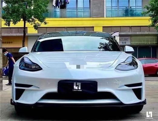 فروش مدل ۳ کیت ارتقاء بدن برای مدل ۳ تسلا با اسپویلرهای پیشروی و عقب
