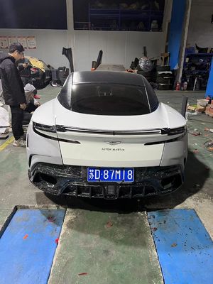 DB11 استون مارتین کیت گسترده سبز بامپر لب تقسیم کننده کیت بدن DB11