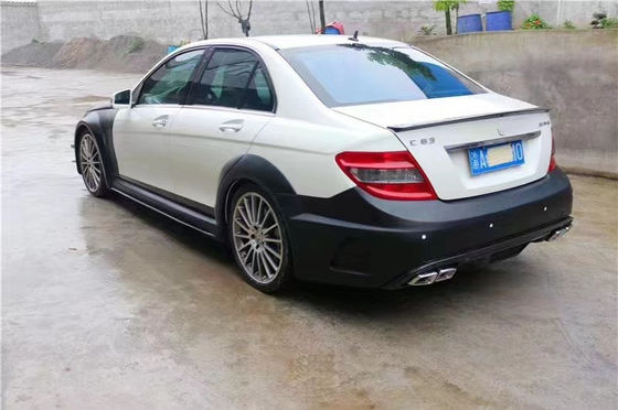 برای مرسدس W204 C63 کیت بدن W204 ارتقا یافته سری سیاه سبک جلو و عقب بومپر هود کیت widebody